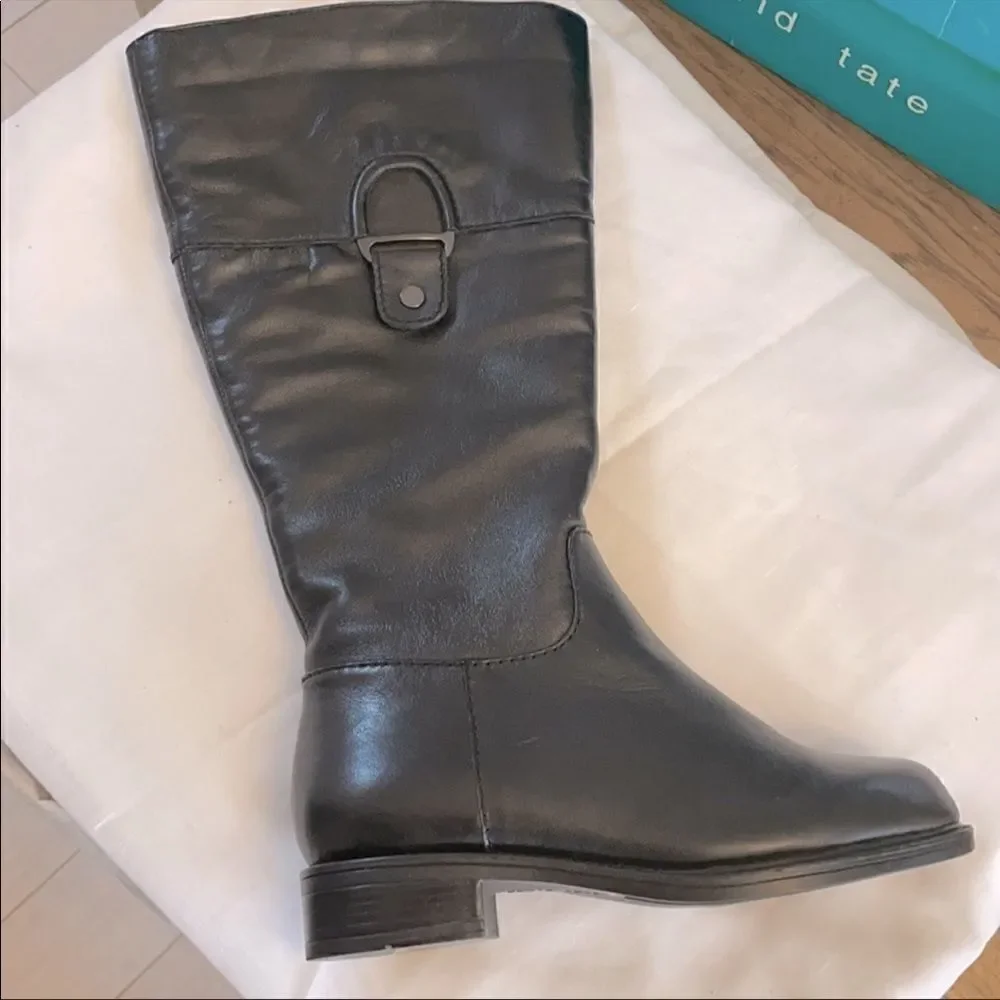 DAVID TATE KNEE HIGH LEATHER BOOTS.  NEW